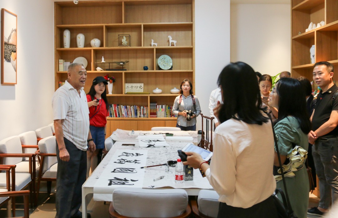 国寿社区养老周报：央媒调研采访 感叹深圳老人真幸福